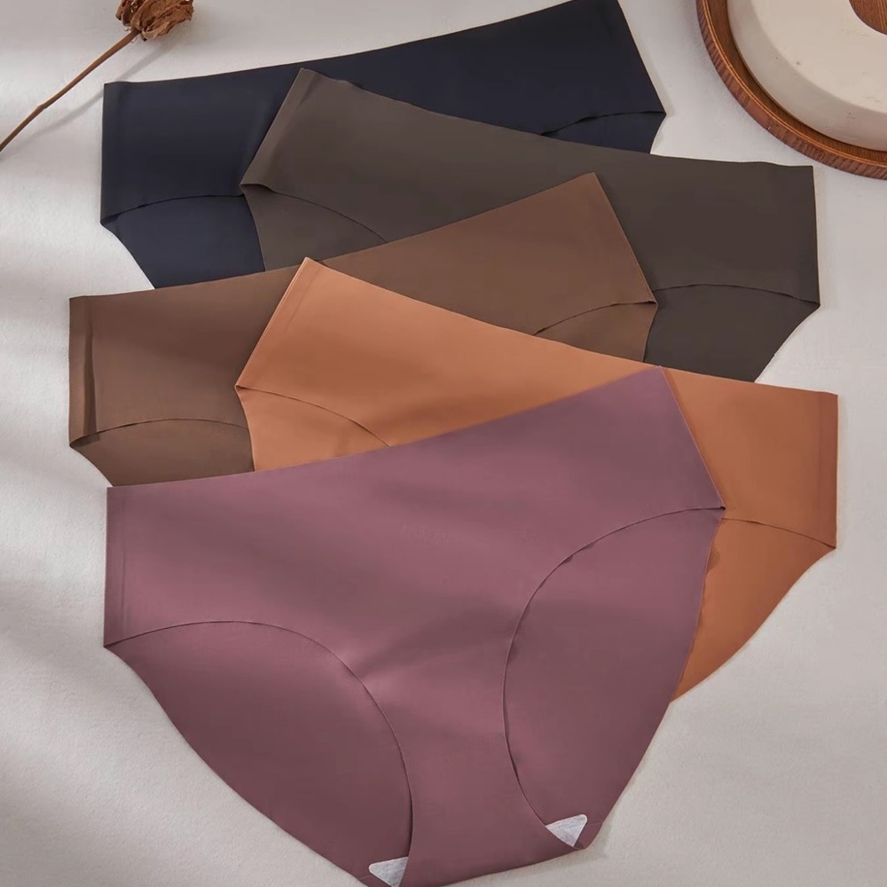 (Plus Size) Solid Color Panty, Soft Comfy Breathable Knicker for Daily Wear